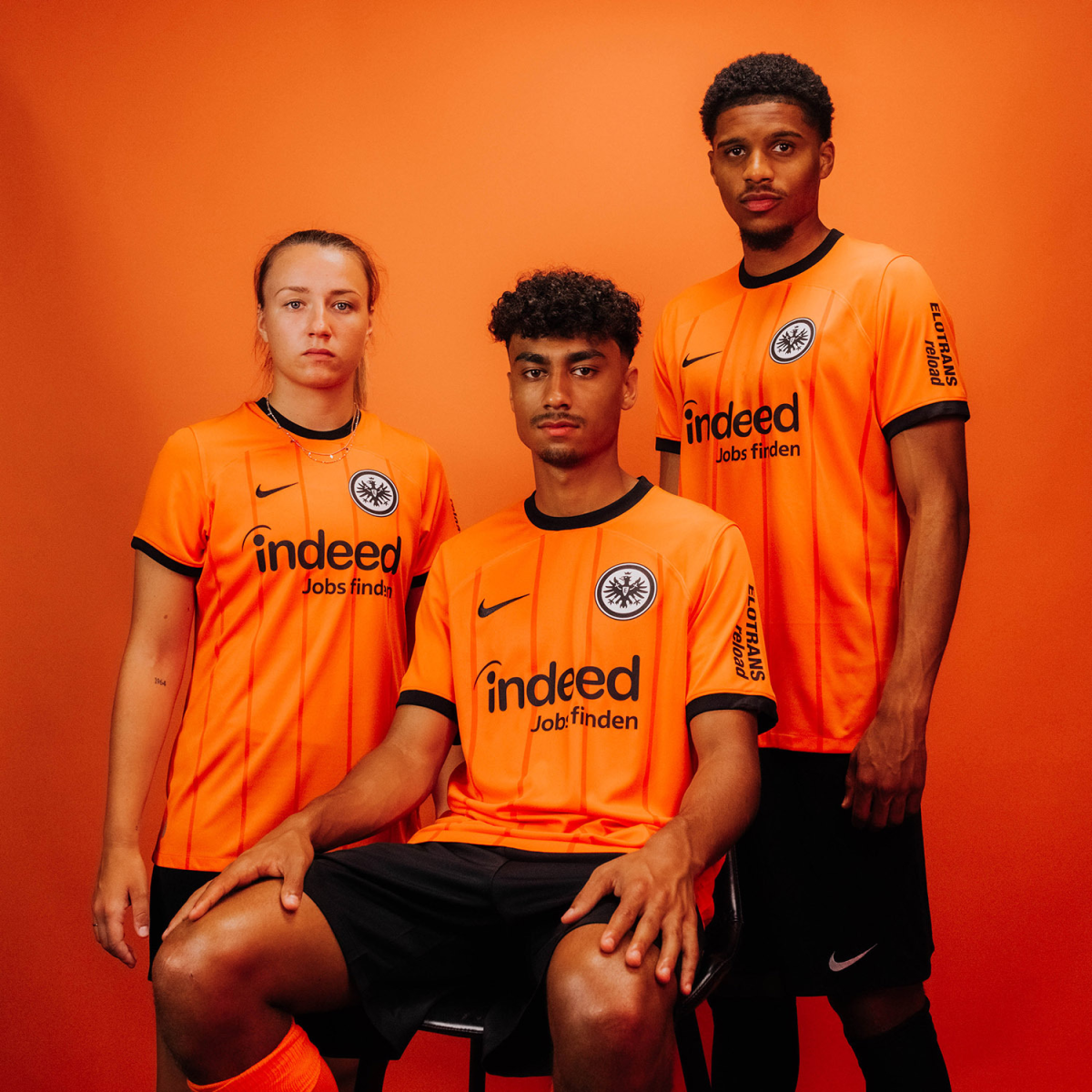 Eintracht Frankfurt FC Shop – damen trikot ausweich 24 das ausweichtrikot der saison 202425 für damen – ekitikÉ für echte Fans