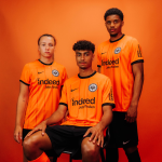Eintracht Frankfurt FC Shop – damen trikot ausweich 24 das ausweichtrikot der saison 202425 für damen – ekitikÉ für echte Fans