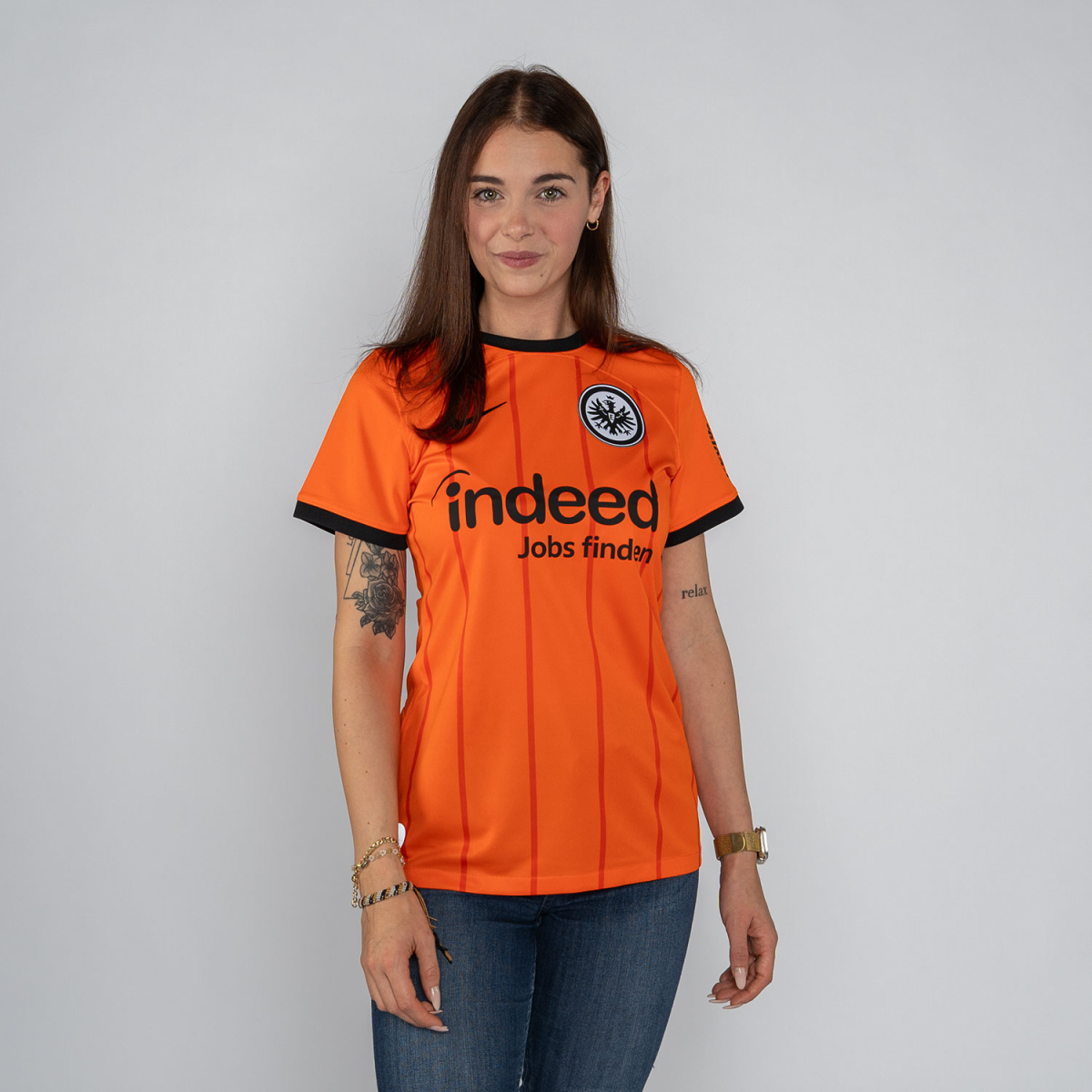 Eintracht Frankfurt FC Shop – damen trikot ausweich 24 das ausweichtrikot der saison 202425 für damen – ekitikÉ für echte Fans