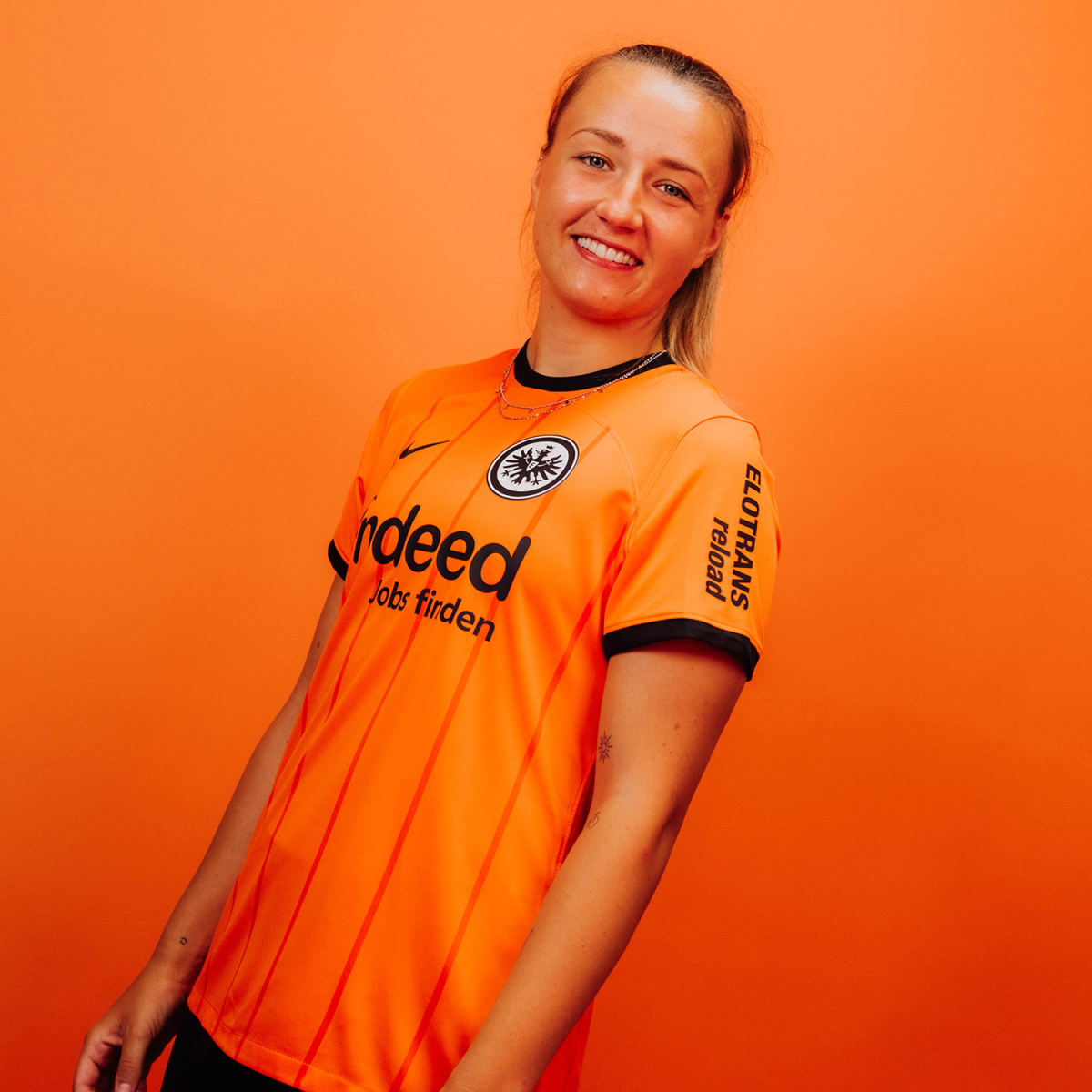 Eintracht Frankfurt FC Shop – damen trikot ausweich 24 das ausweichtrikot der saison 202425 für damen – fjÖrtoft für echte Fans