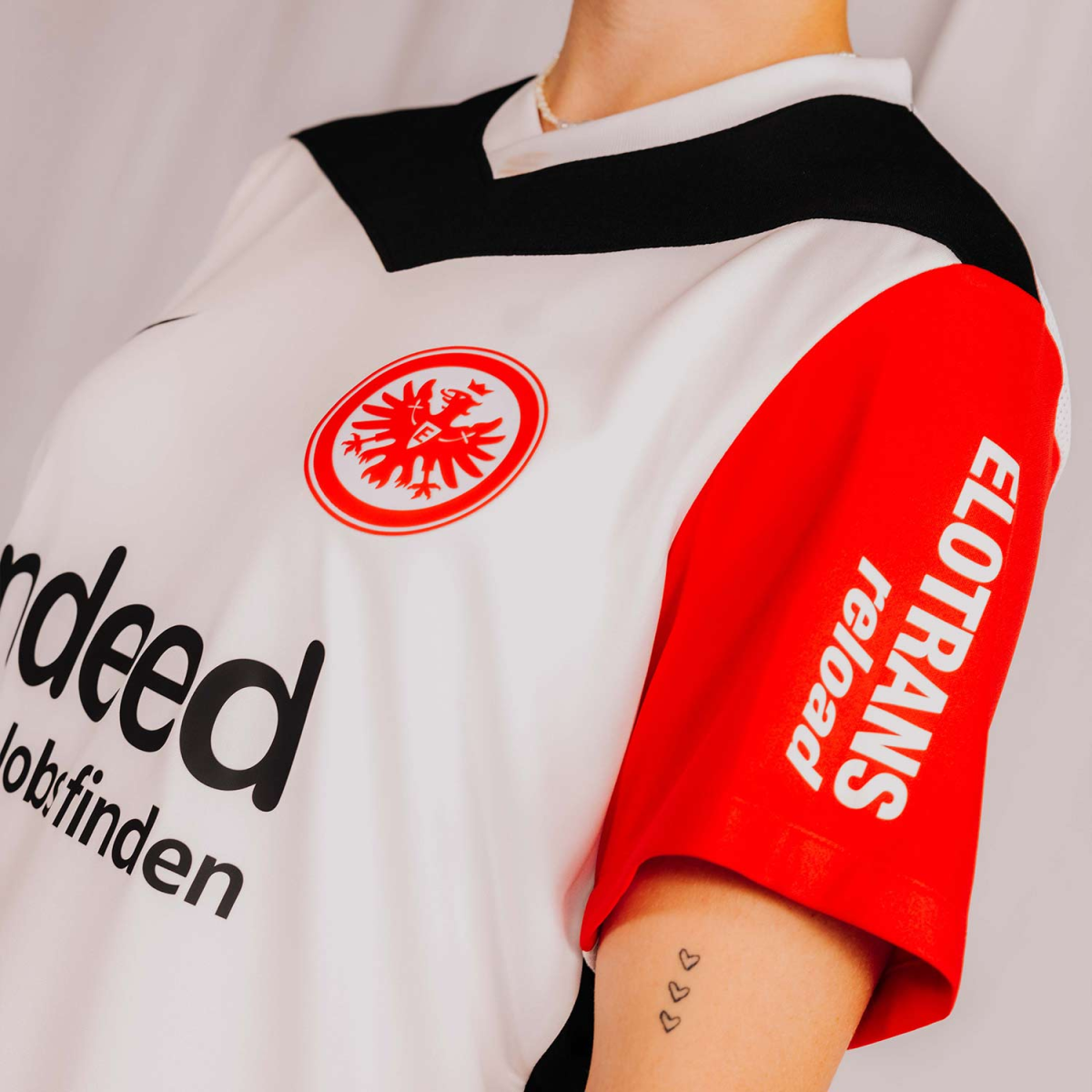 Eintracht Frankfurt FC Shop – damen trikot heim 24 das heimtrikot der saison 202425 für damen – hasebe für echte Fans