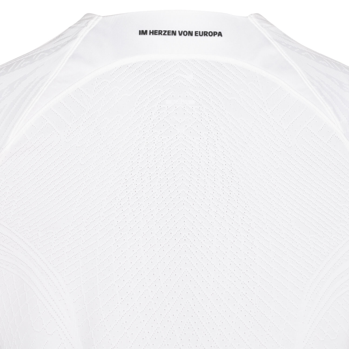 Eintracht Frankfurt FC Shop – trikot europa 24 unser trikot für die uefa europa league 2024 – bautista für echte Fans
