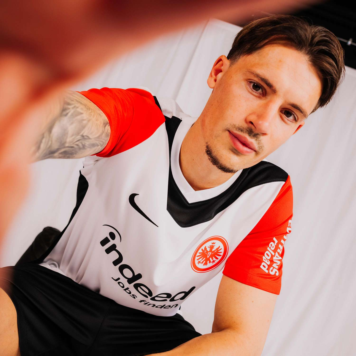 Eintracht Frankfurt FC Shop – trikot heim 24 das männer-heimtrikot für die saison 202425 – bautista für echte Fans