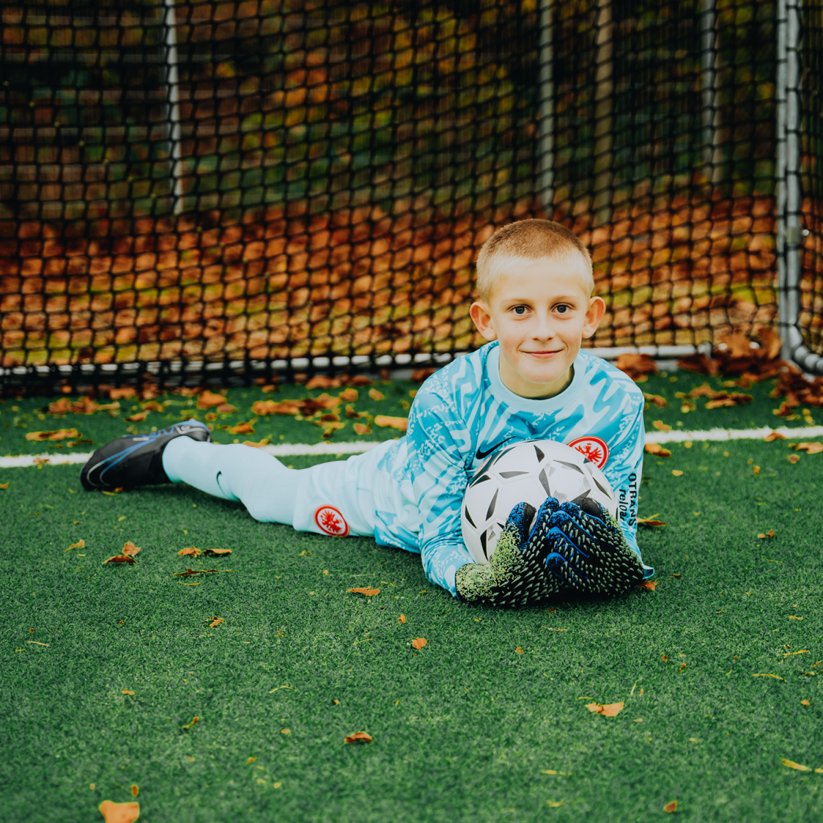 Eintracht Frankfurt FC Shop – kids trikot torwart 24 das torwarttrikot der saison 202425 für kinder with custom printing für echte Fans