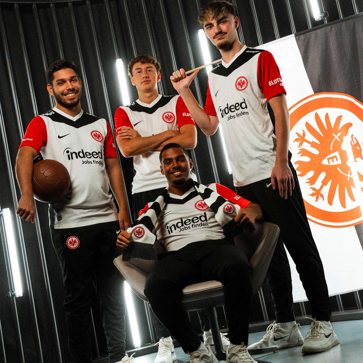 Eintracht Frankfurt FC Shop – trikot esport 24 das trikot der esports mannschaft 202425 with custom printing für echte Fans